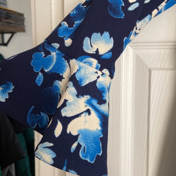 Patterned fitted midi dress - Picture 2 of 4